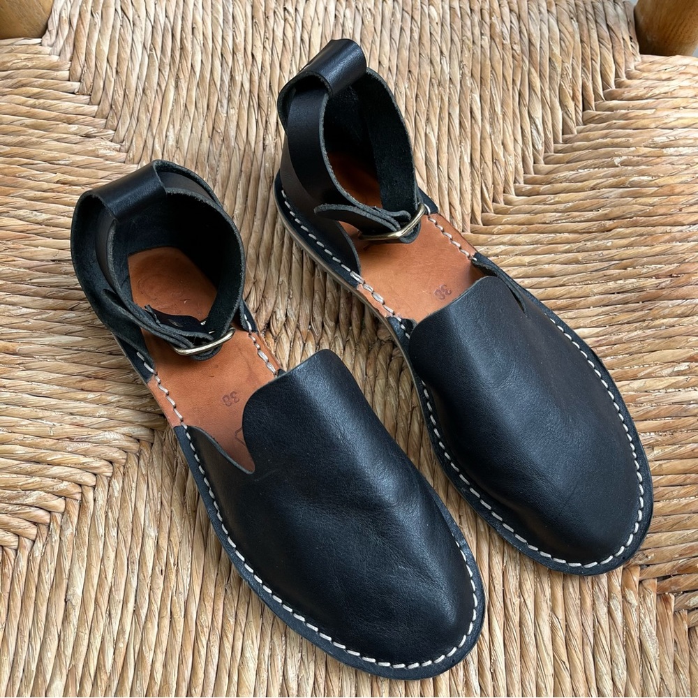 Crupon Iris Flats 38/ US 8